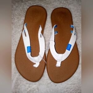 Flojos sandals NWT